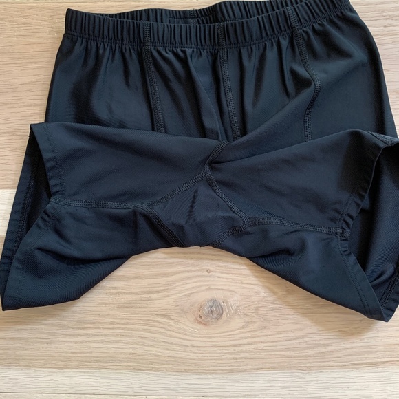 UNDER ARMOUR Spandex Shorts - Picture 4 of 6